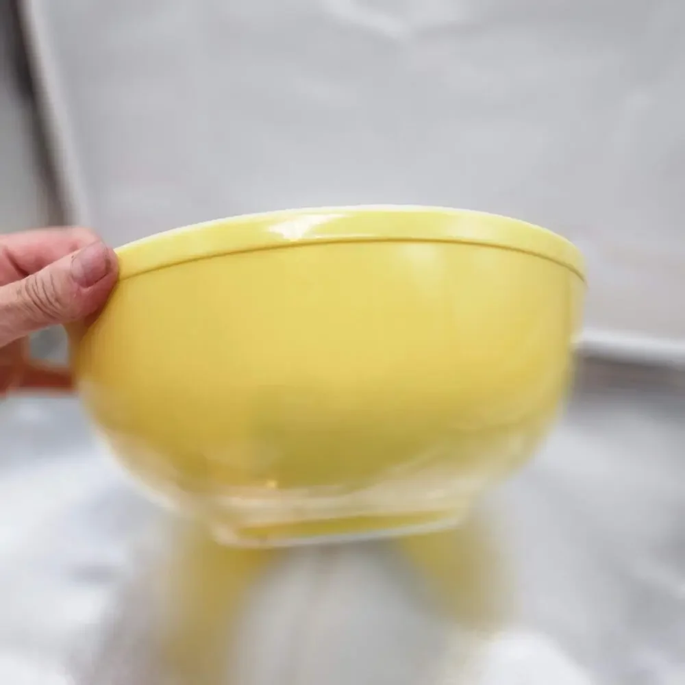Vintage 1950’s PYREX “Primary Yellow” #404 4 Qt Nesting Mixing Bowl